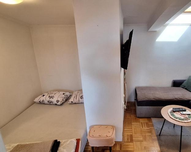 Apartman Ellye Lukavica Ngoại thất bức ảnh