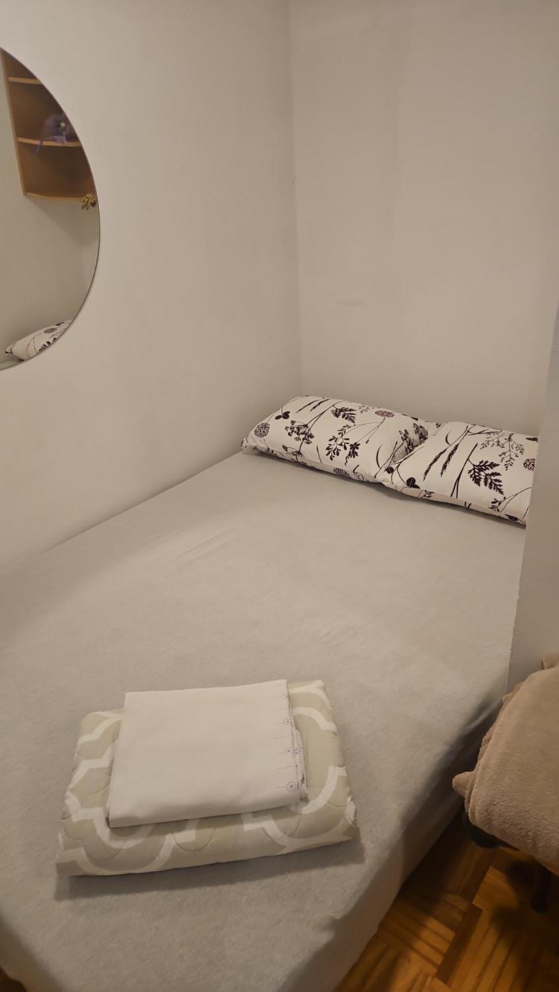 Apartman Ellye Lukavica Ngoại thất bức ảnh