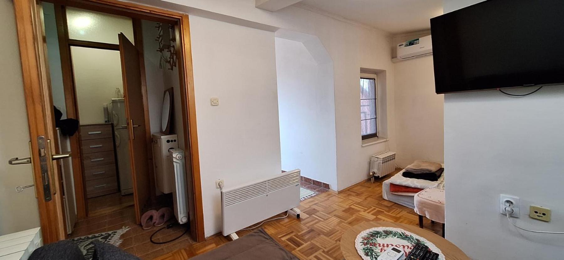 Apartman Ellye Lukavica Ngoại thất bức ảnh