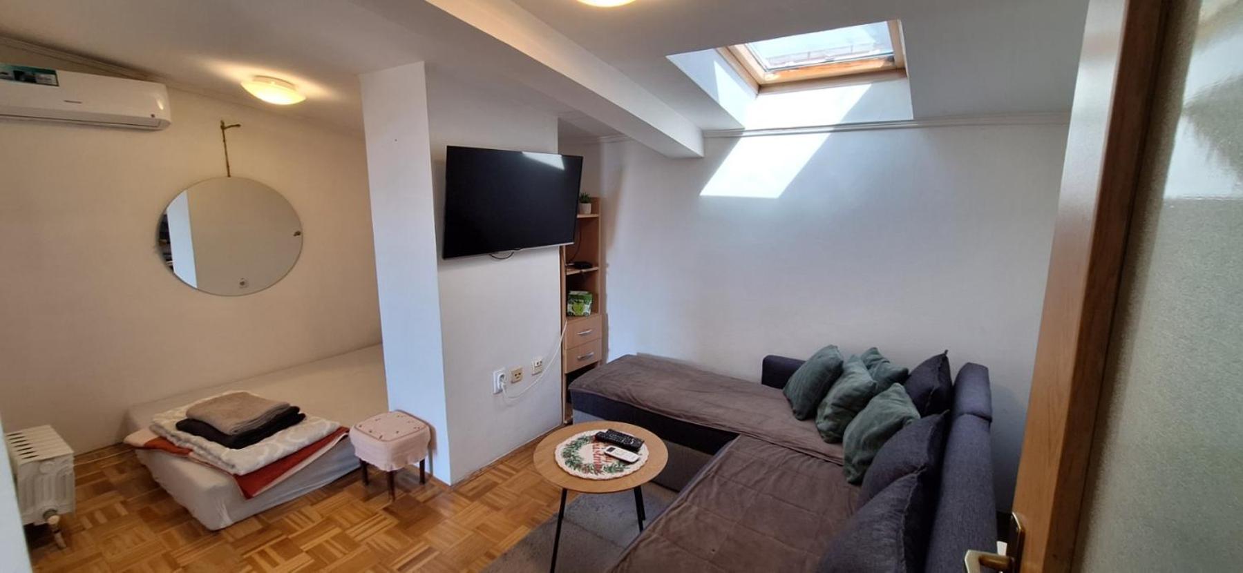 Apartman Ellye Lukavica Ngoại thất bức ảnh